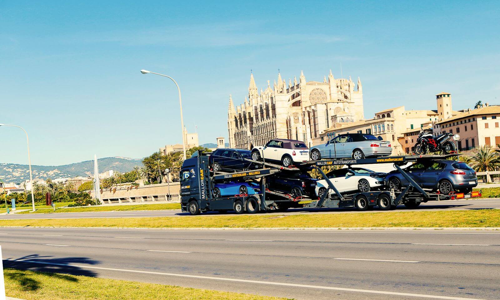 Offener Autotransporter für Transporte von und nach Mallorca